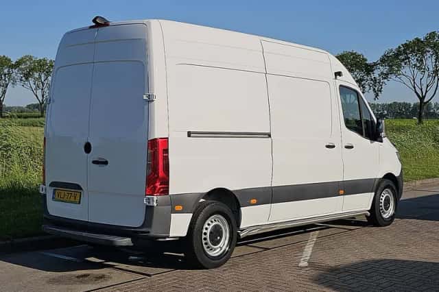 Mercedes-Benz eSprinter (2021) thumbnail 3