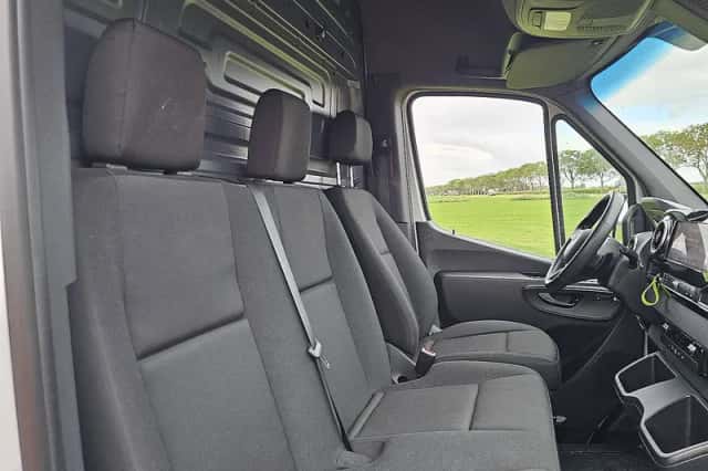 Mercedes-Benz Sprinter (2024) thumbnail 6