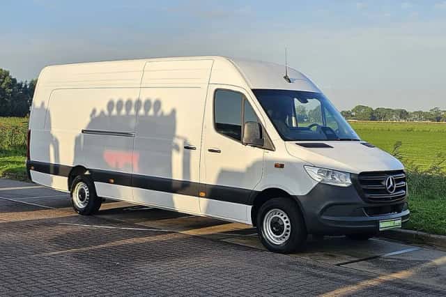 Mercedes-Benz Sprinter (2024) thumbnail 4