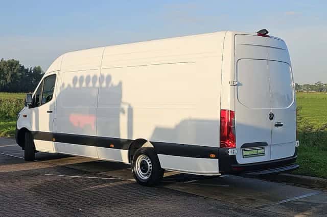 Mercedes-Benz Sprinter (2024) thumbnail 5