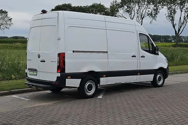 Mercedes-Benz Sprinter (2021) thumbnail 3