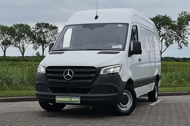 Mercedes-Benz Sprinter (2021) thumbnail 1