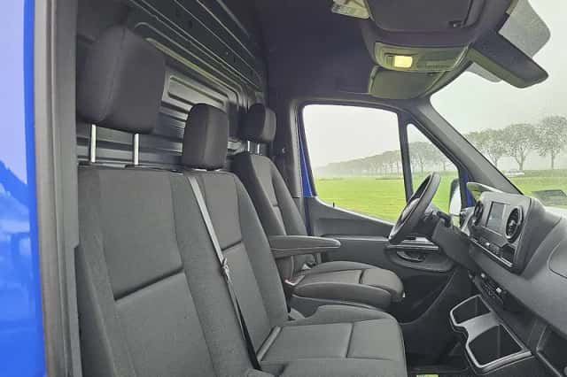 Mercedes-Benz Sprinter (2024) thumbnail 6