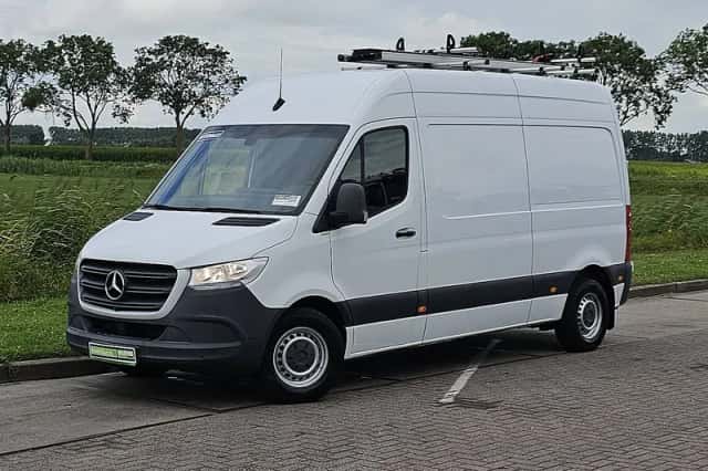 Mercedes-Benz Sprinter (2021) thumbnail 2