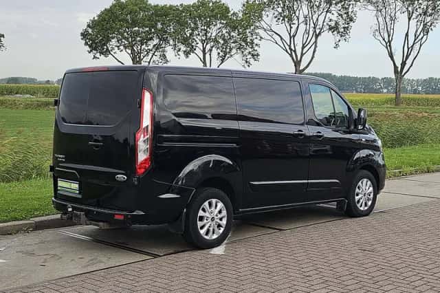 Ford Transit (2021) thumbnail 3