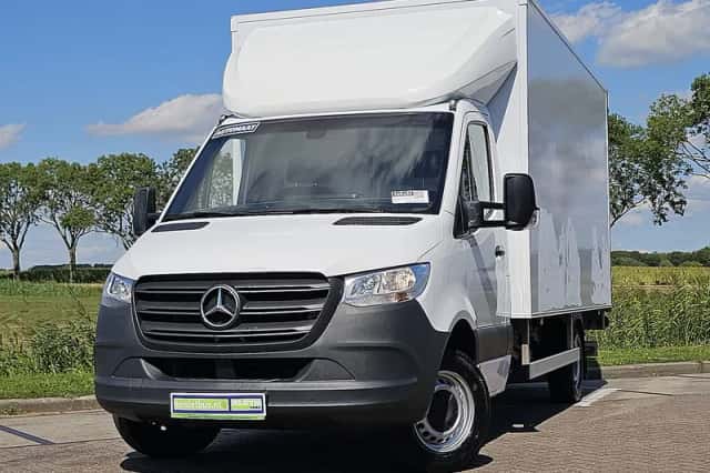 Mercedes-Benz Sprinter (2022) thumbnail 1