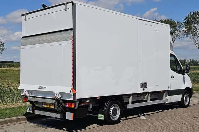 Mercedes-Benz Sprinter (2022) thumbnail 3