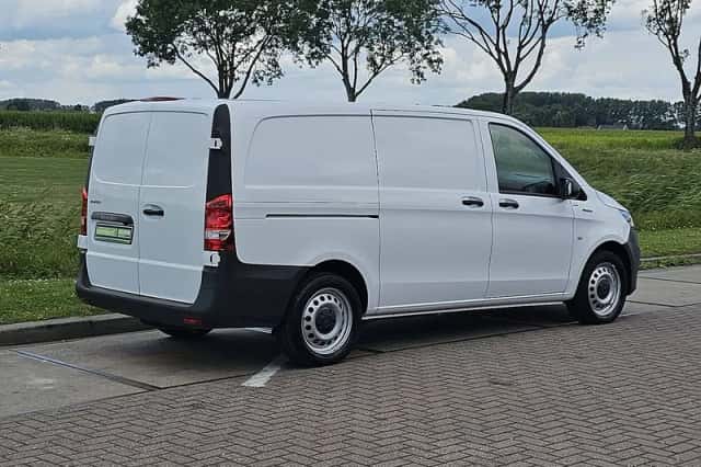 Mercedes-Benz eVito (2024) thumbnail 3