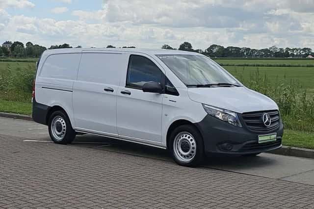 Mercedes-Benz eVito (2024) thumbnail 4