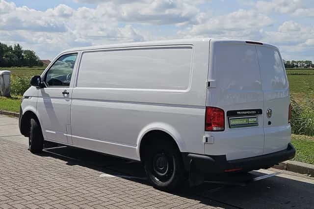 Volkswagen Transporter (2024) thumbnail 5
