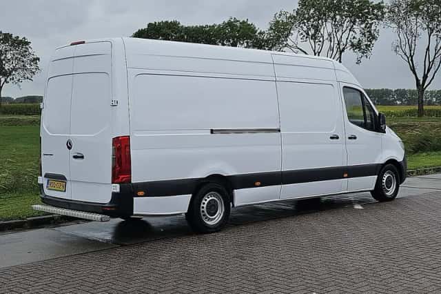 Mercedes-Benz Sprinter (2019) thumbnail 3