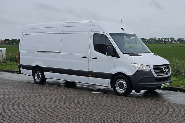 Mercedes-Benz Sprinter (2019) thumbnail 4