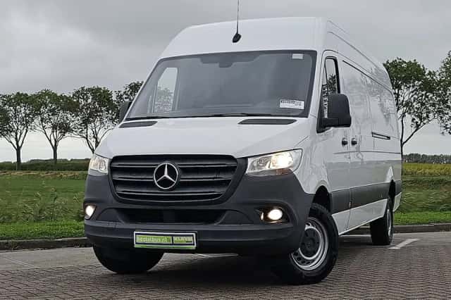 Mercedes-Benz Sprinter (2020) thumbnail 1
