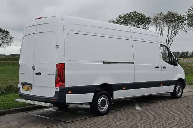 Mercedes-Benz Sprinter (2020) thumbnail 3