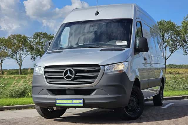 Mercedes-Benz Sprinter (2021) thumbnail 1