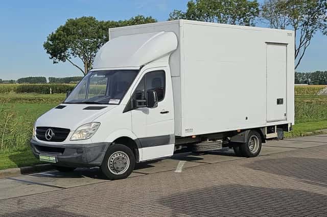 Mercedes-Benz Sprinter (2010) thumbnail 2