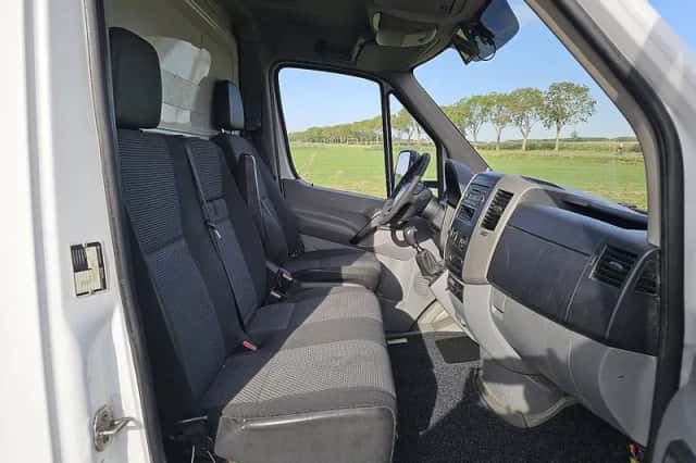Mercedes-Benz Sprinter (2010) thumbnail 6