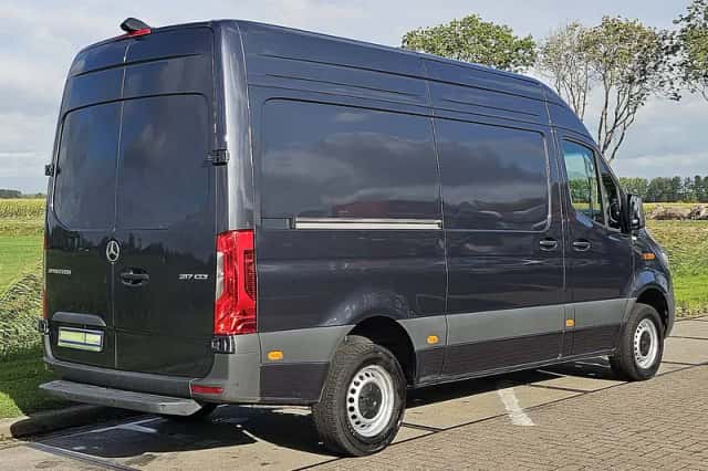 Mercedes-Benz Sprinter (2024) thumbnail 3