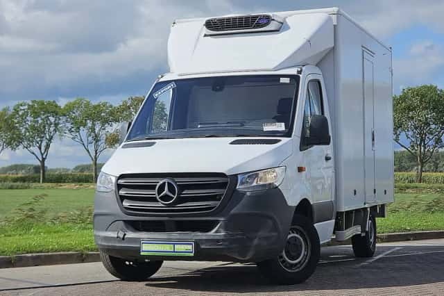 Mercedes-Benz Sprinter (2022) thumbnail 1
