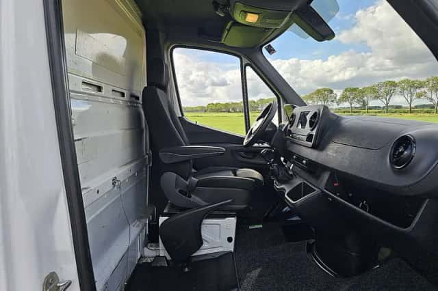 Mercedes-Benz Sprinter (2022) thumbnail 6