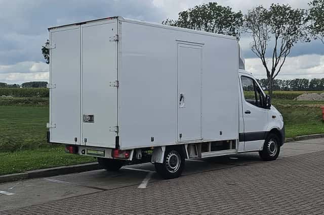 Mercedes-Benz Sprinter (2021) thumbnail 3