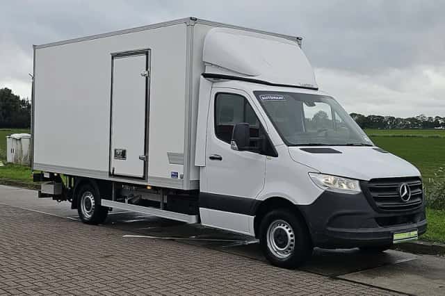 Mercedes-Benz Sprinter (2024) thumbnail 4