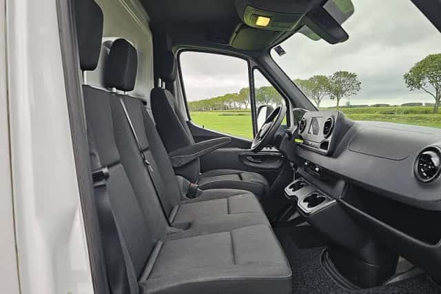 Mercedes-Benz Sprinter (2024) thumbnail 6