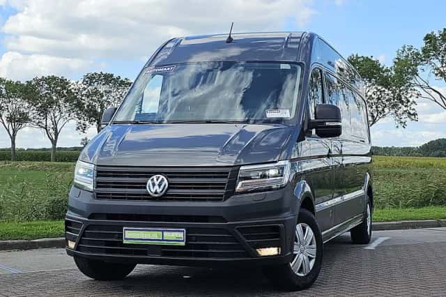 Volkswagen Crafter (2023) thumbnail 1