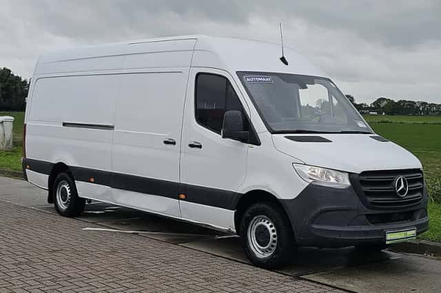 Mercedes-Benz Sprinter (2022) thumbnail 4