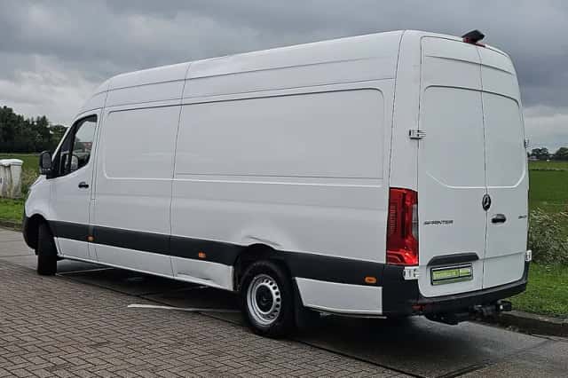 Mercedes-Benz Sprinter (2022) thumbnail 5