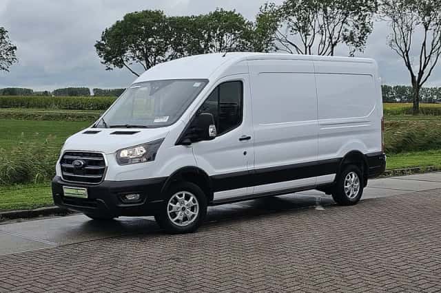 Ford Transit (2024) thumbnail 2