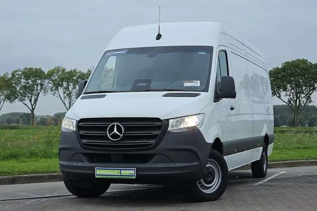Mercedes-Benz Sprinter (2024) thumbnail 1