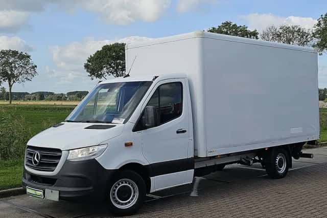 Mercedes-Benz Sprinter (2022) thumbnail 2