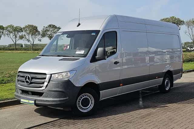 Mercedes-Benz Sprinter (2019) thumbnail 2