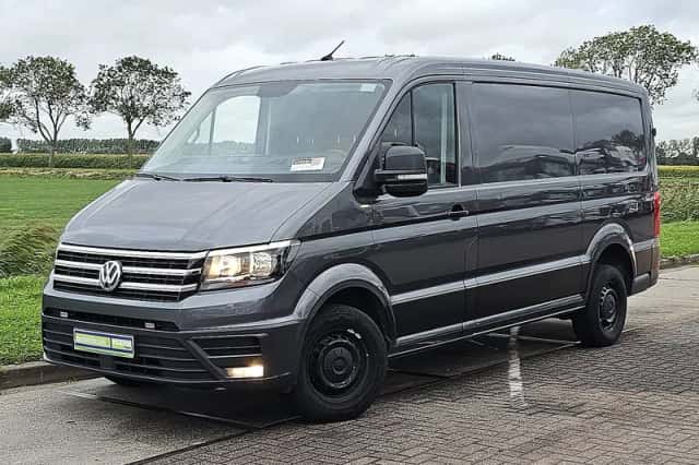 Volkswagen Crafter (2019) thumbnail 2