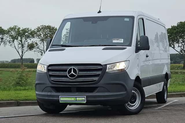 Mercedes-Benz Sprinter (2018) thumbnail 1