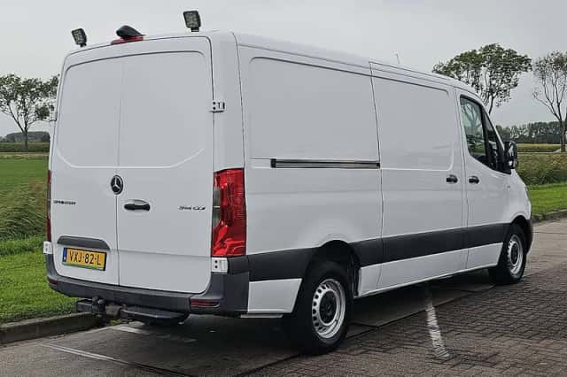 Mercedes-Benz Sprinter (2018) thumbnail 3