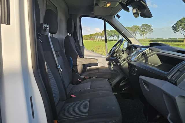 Ford Transit (2017) thumbnail 6