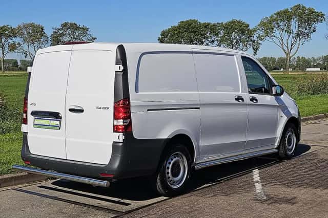 Mercedes-Benz Vito (2022) thumbnail 3