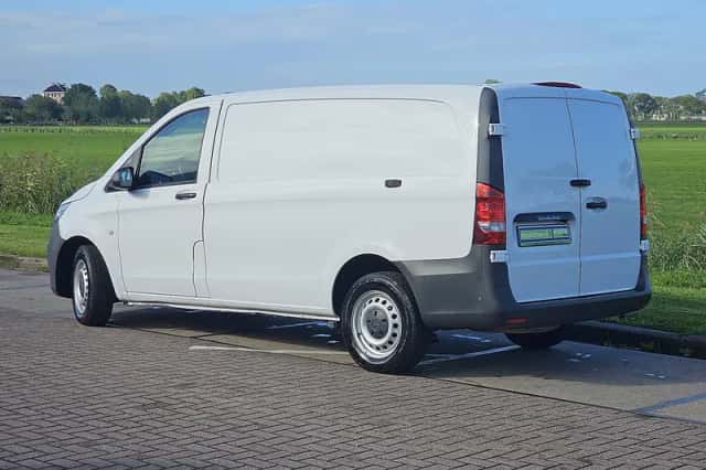 Mercedes-Benz Vito (2021) thumbnail 5