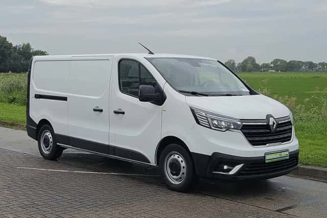 Renault Trafic (2022) thumbnail 4