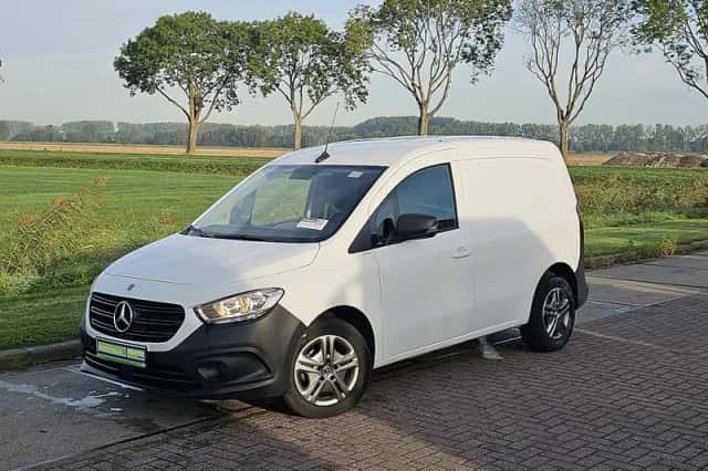 Mercedes-Benz Citan (2024) thumbnail 2