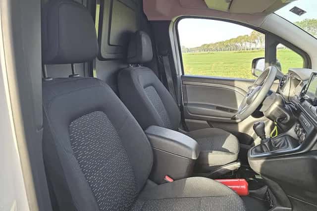 Mercedes-Benz Citan (2024) thumbnail 6