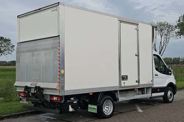 Ford Transit (2023) thumbnail 3