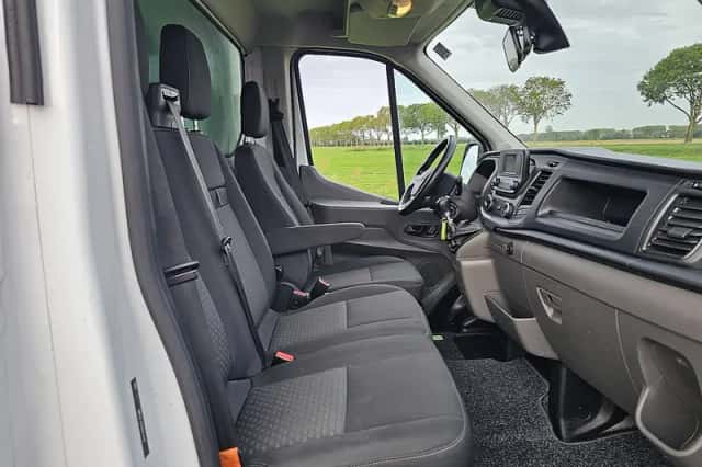 Ford Transit (2023) thumbnail 6