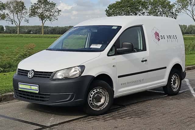 Volkswagen Caddy (2015) thumbnail 2