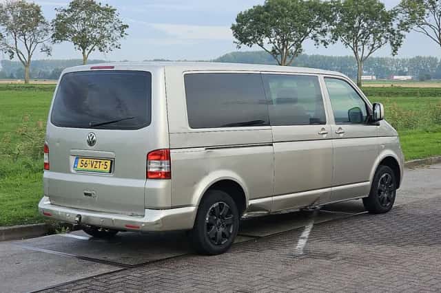 Volkswagen T (2009) thumbnail 3