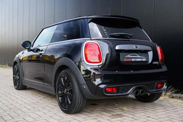 MINI Cooper S (2017) thumbnail 3