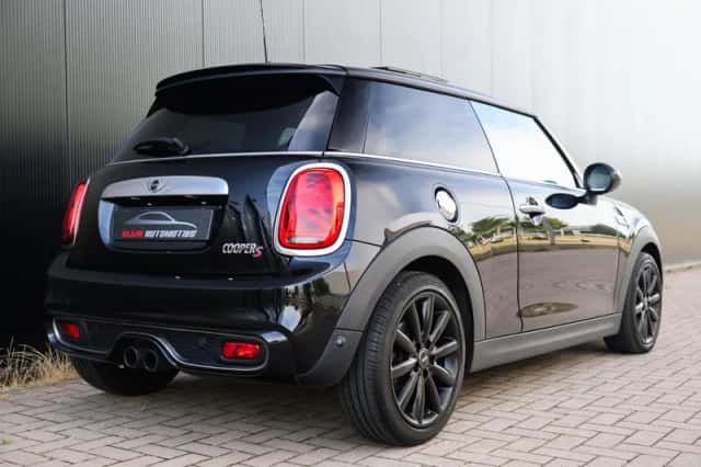 MINI Cooper S (2017) thumbnail 4
