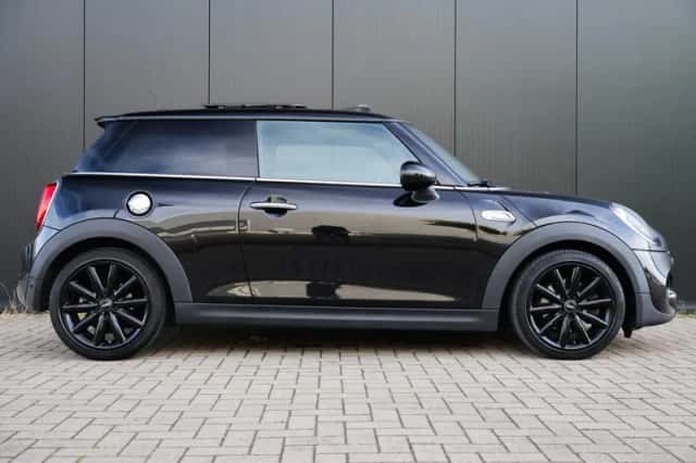 MINI Cooper S (2017) thumbnail 5